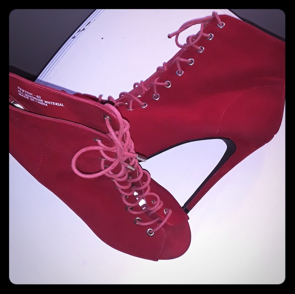 Tie up heels